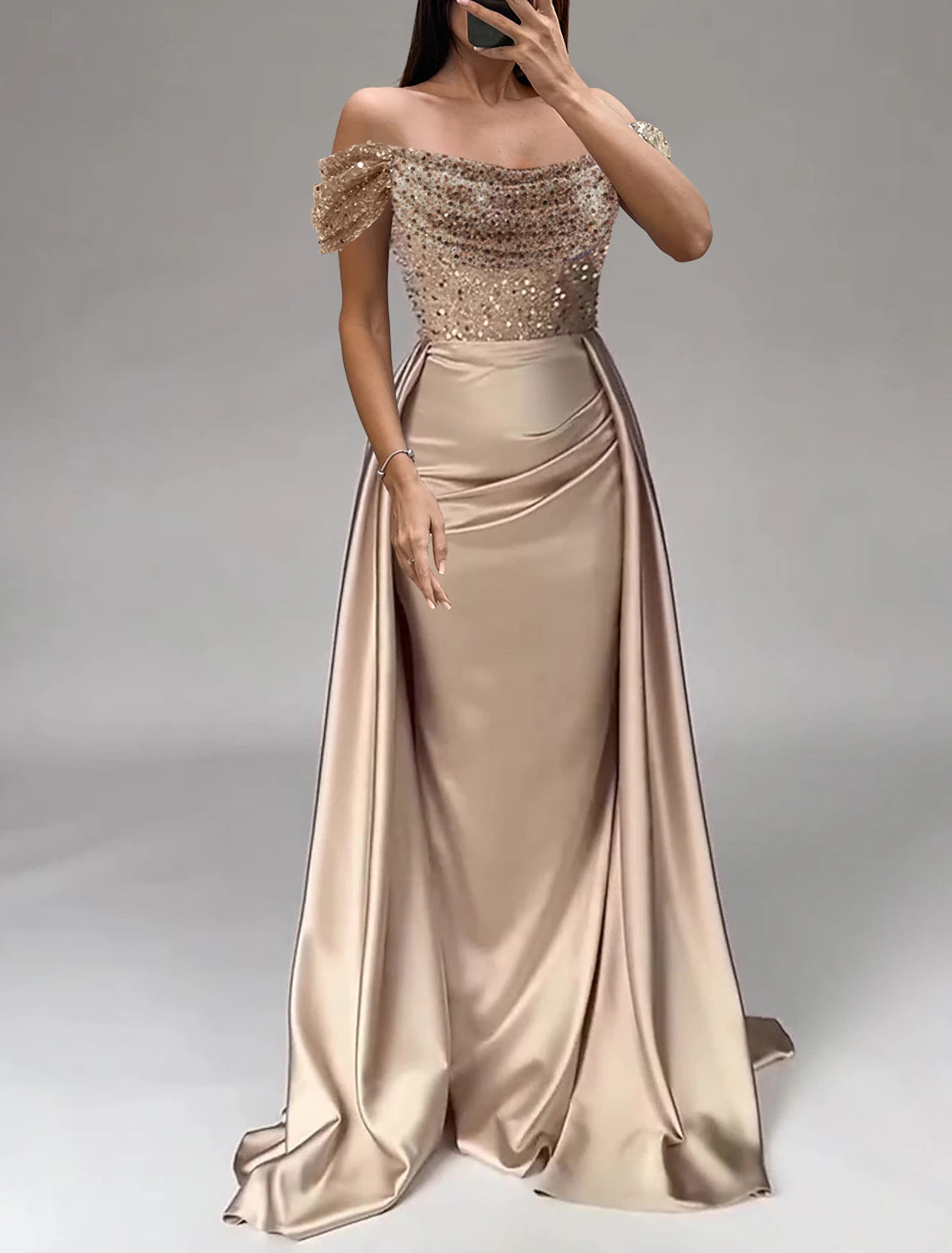 Meerjungfrau/Trompete Abendkleid Partykleid Hochzeit Abschlussball Bodenlang Kurzarm Schulterfrei Satin mit Perlen Pailletten Überrock